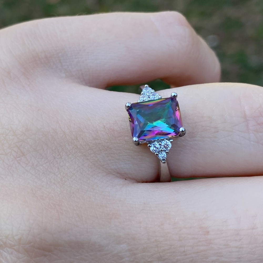 New 925 sterling silver topaz ring